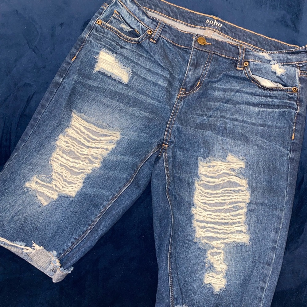 Women’s NY & Company distressed stretch denim Bermuda shorts - like new - size 6